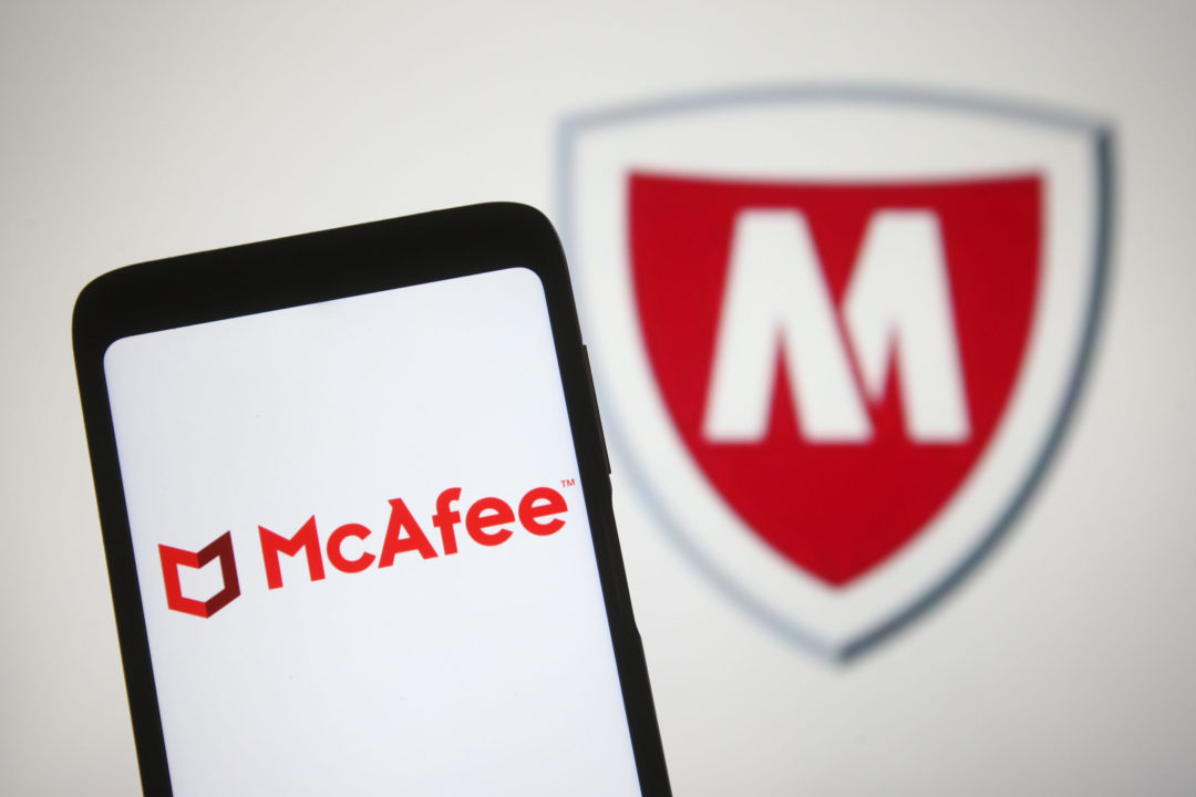 Výrobce antivirového softwaru McAfee koupí za 14 miliard USD skupina investorů.