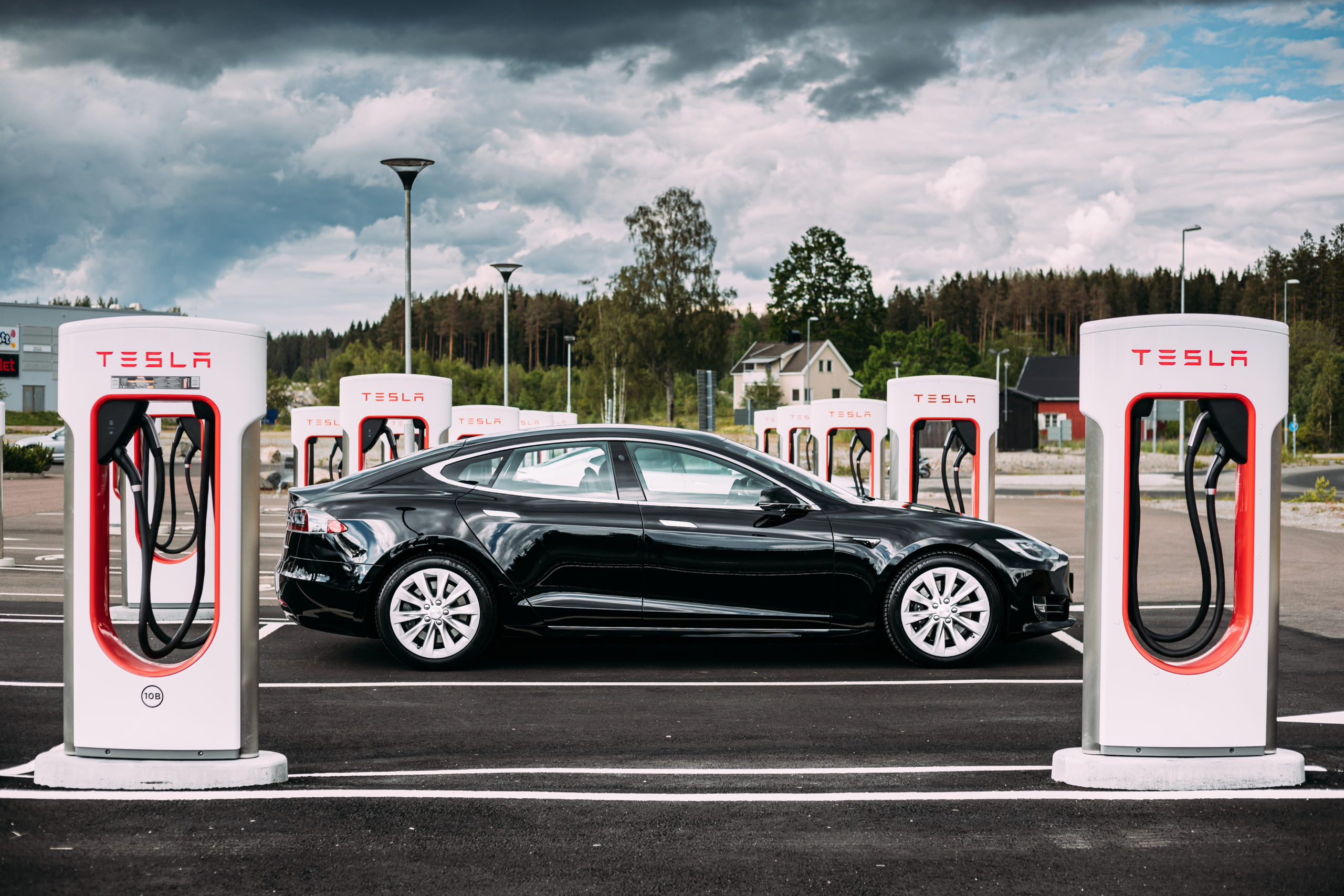 Bild: Německý regulátor prošetřuje autopilota automobilky Tesla