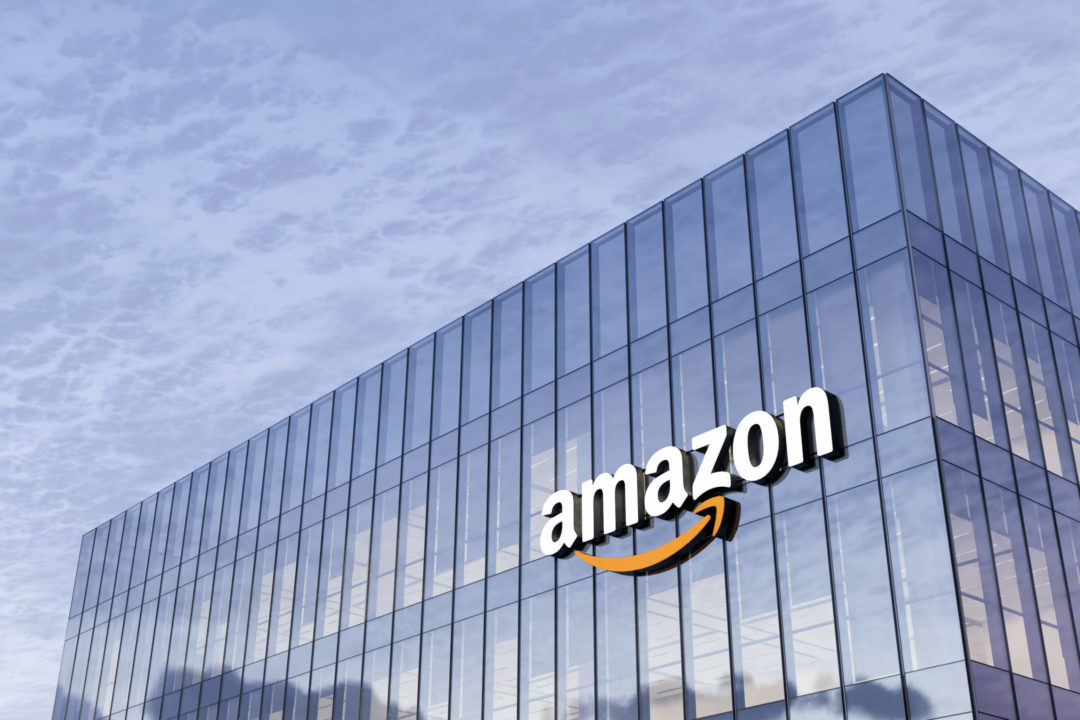 Odbory vyhlásily stávku v sedmi distribučních centrech Amazonu v Německu