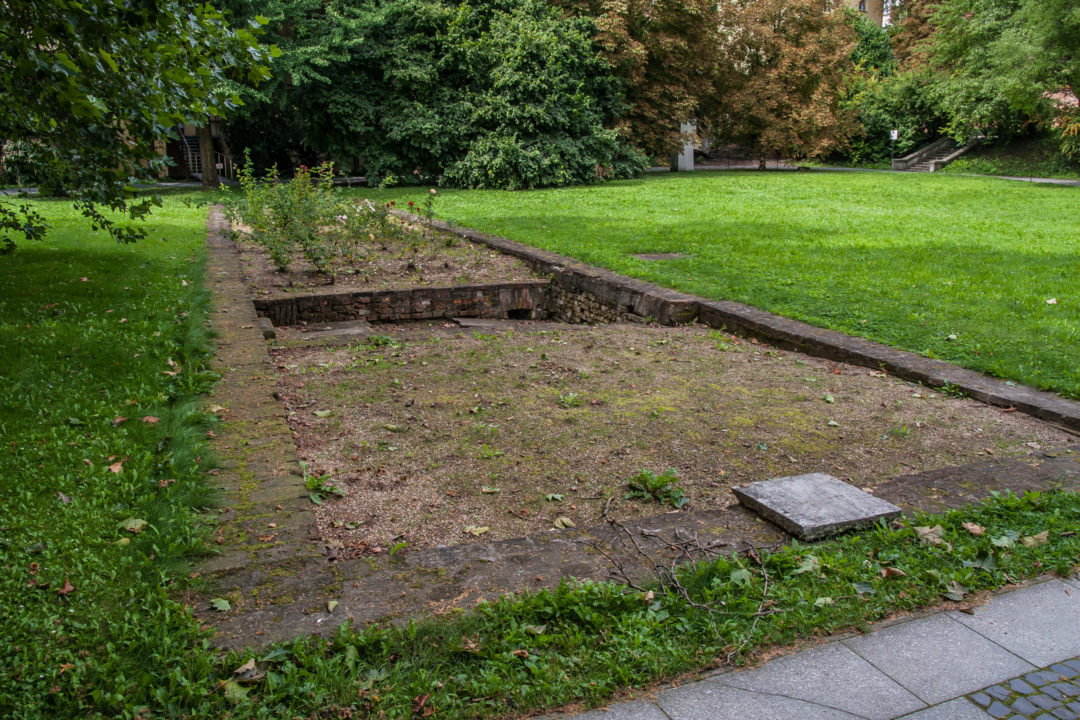 V zahradě augustiniánského kláštera v Brně otevřeli obnovený Mendelův skleník