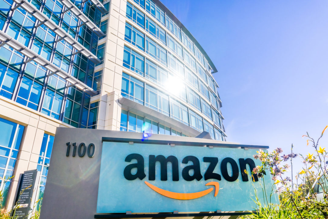 Evropská komise chce prošetřit plán Amazonu převzít firmu iRobot