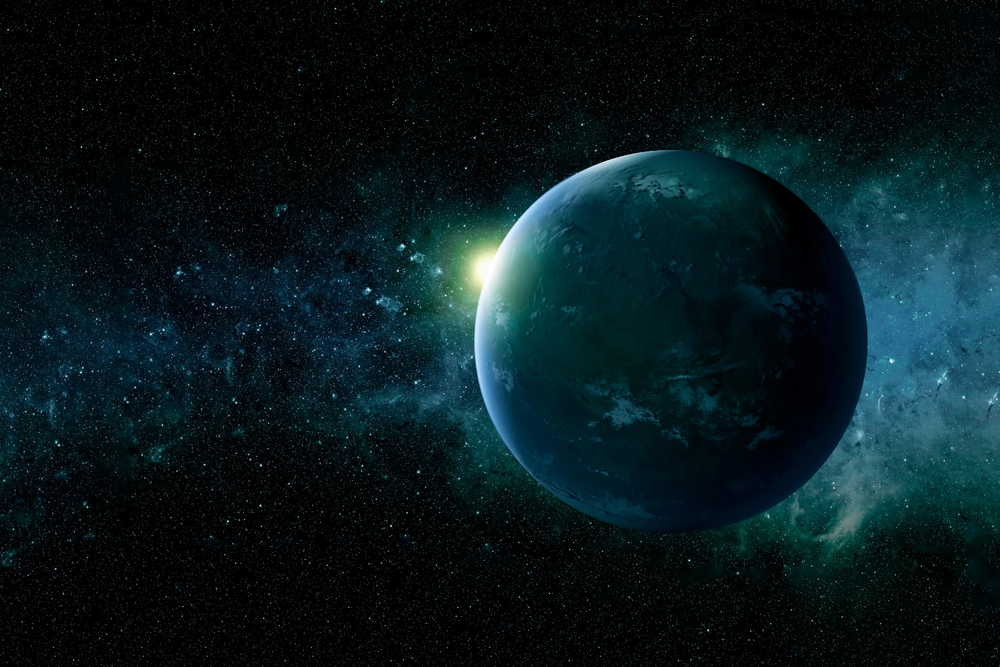 Vědci objevili novou exoplanetu s kovovými mraky, které připomínají obří zrcadlo