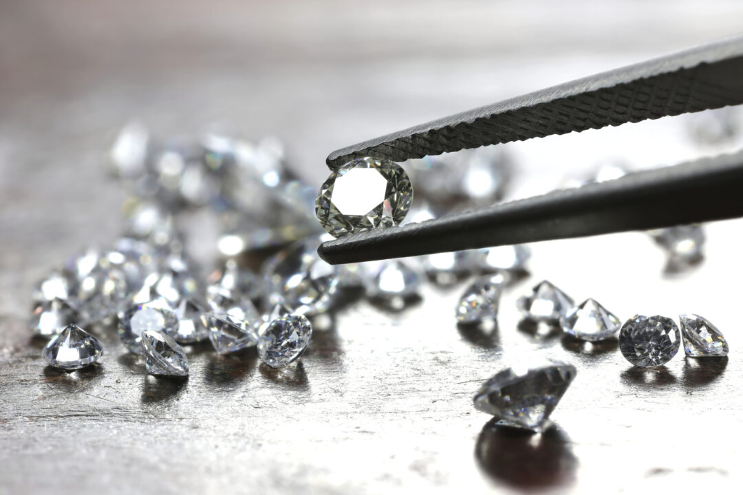 Opatrnost při nákupech diamantů je nezbytná