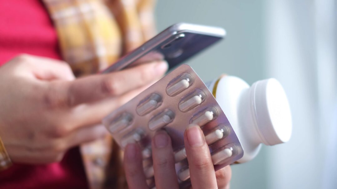 Průzkum: O zásilkový výdej léků na předpis má zájem 72 procent dospělých
