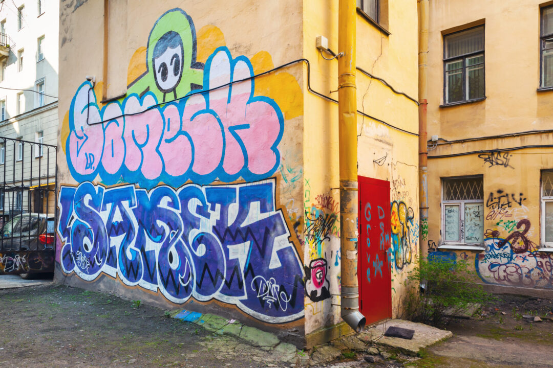 Praha 1 spouští Antigraffiti program pro společenství vlastníků a bytová družstva