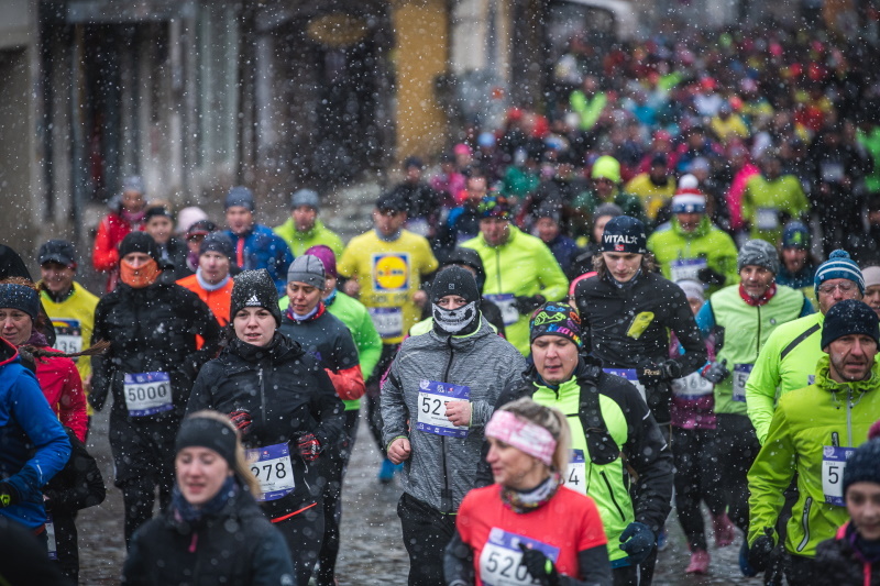 Oblíbená rodinná běžecká série ČEZ RunTour se v roce 2025 rozšiřuje do zimní edice!